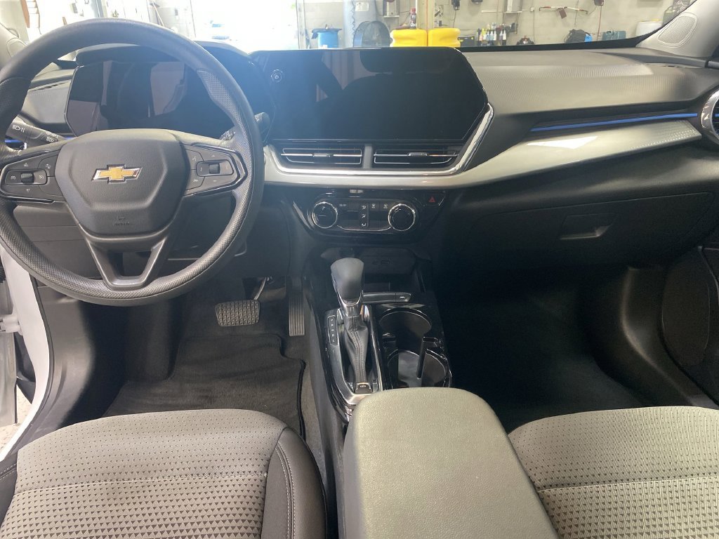 2025 Chevrolet Trax LT - Photo 27