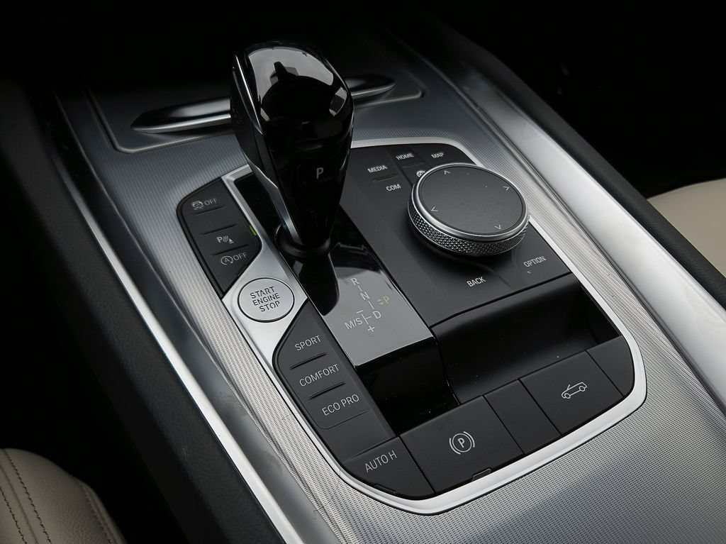 New 2026 Black Sapphire Metallic BMW sDrive30i image 9