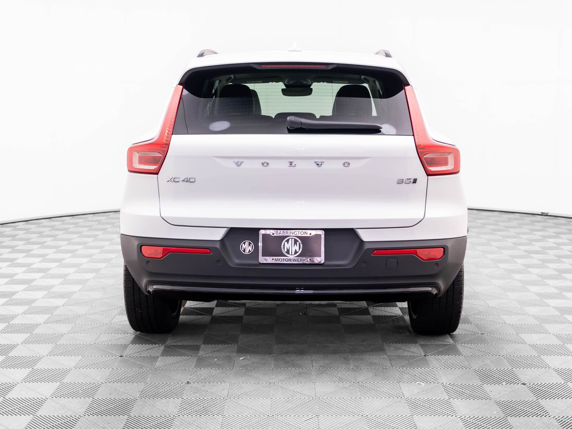 Used 2023 White Volvo Ultimate image 5