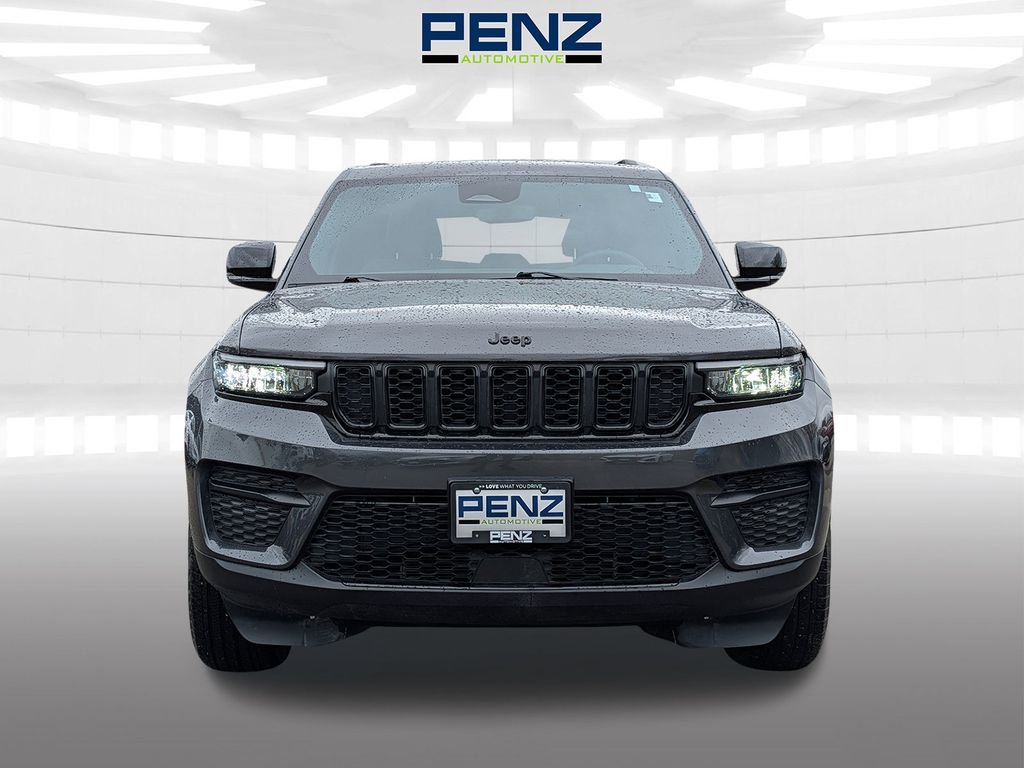 Used 2024 Jeep Grand Cherokee Altitude with VIN 1C4RJHAG1RC232990 for sale in Rochester, Minnesota