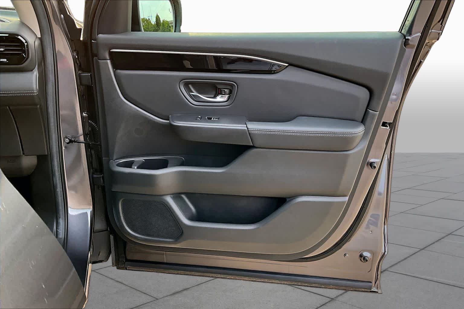 Certified Used 2025 GRAY Honda EX-L image 20