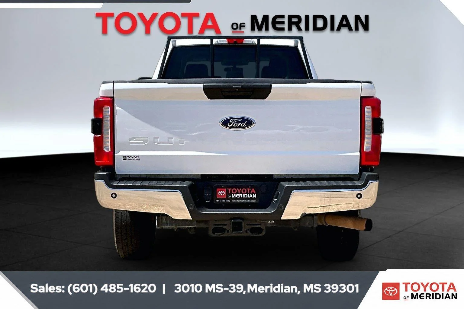 Used 2024 Oxford White Ford XLT image 4