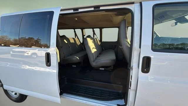 Used 2024 Summit White Chevrolet 1LT image 33