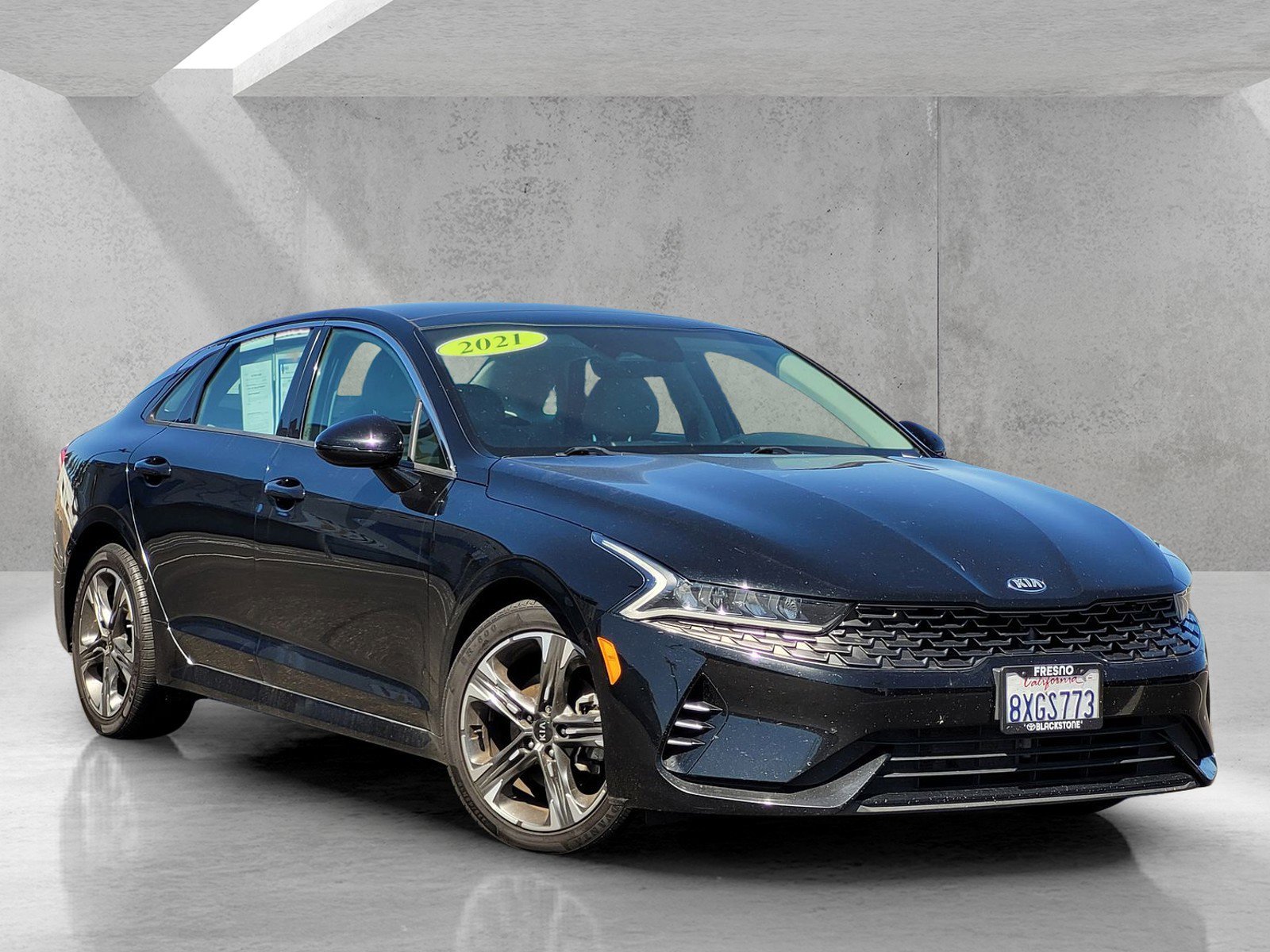 2021 Kia Optima EX FWD's photo
