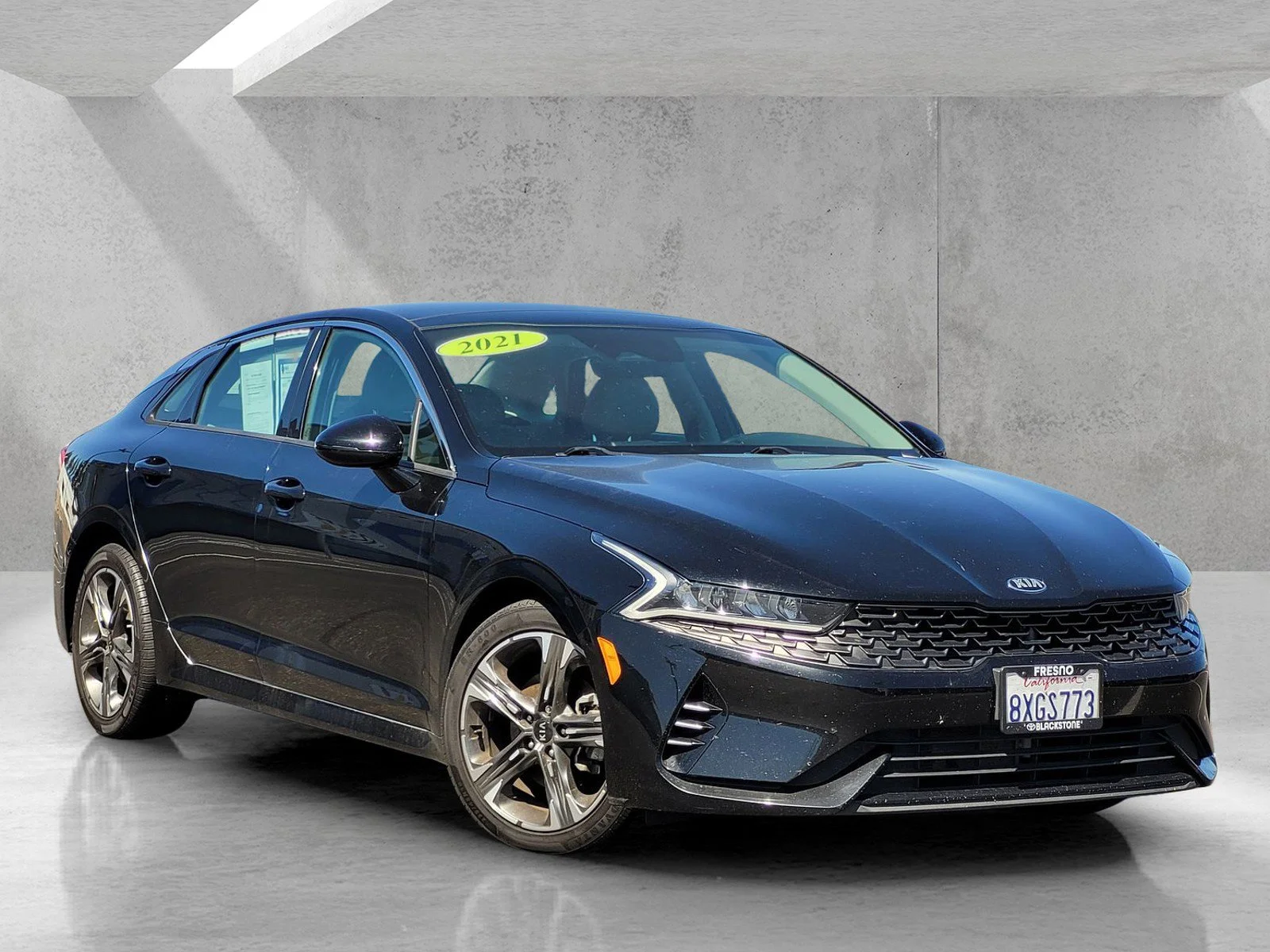 2021 Kia Optima EX FWD's photo