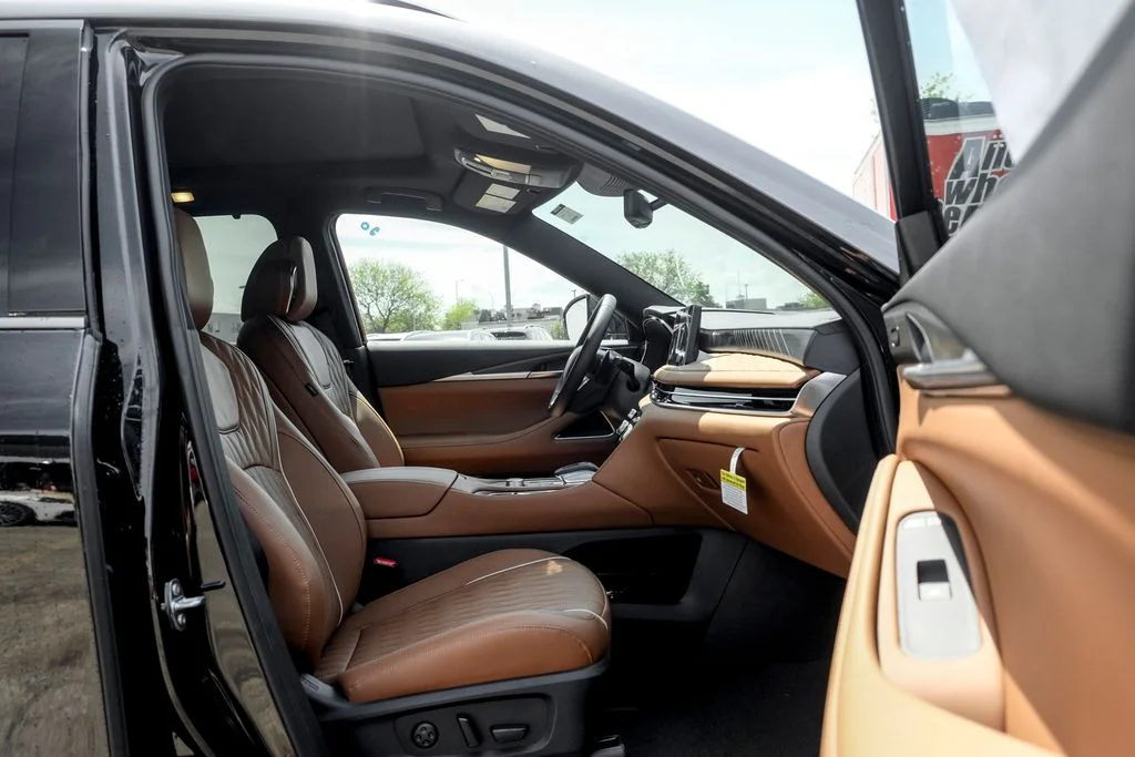 New 2027 2T MNRL BLK INFINITI Autograph AWD image 25