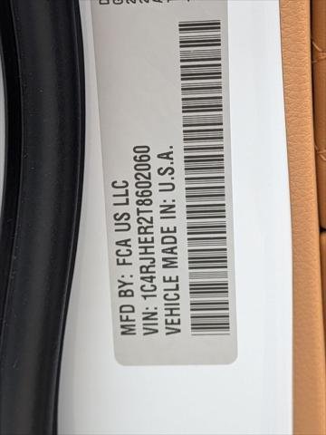 New 2026 Bright White Clear-Coat Exterior Paint Jeep Summit image 31