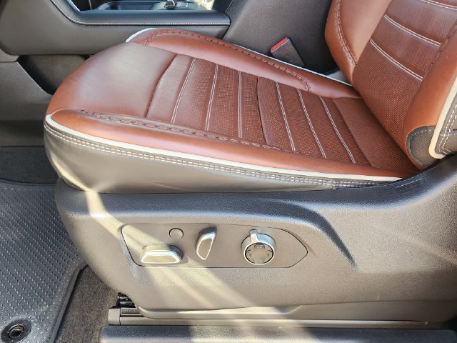 2026 GMC Sierra 3500HD Denali Ultimate - Photo 23