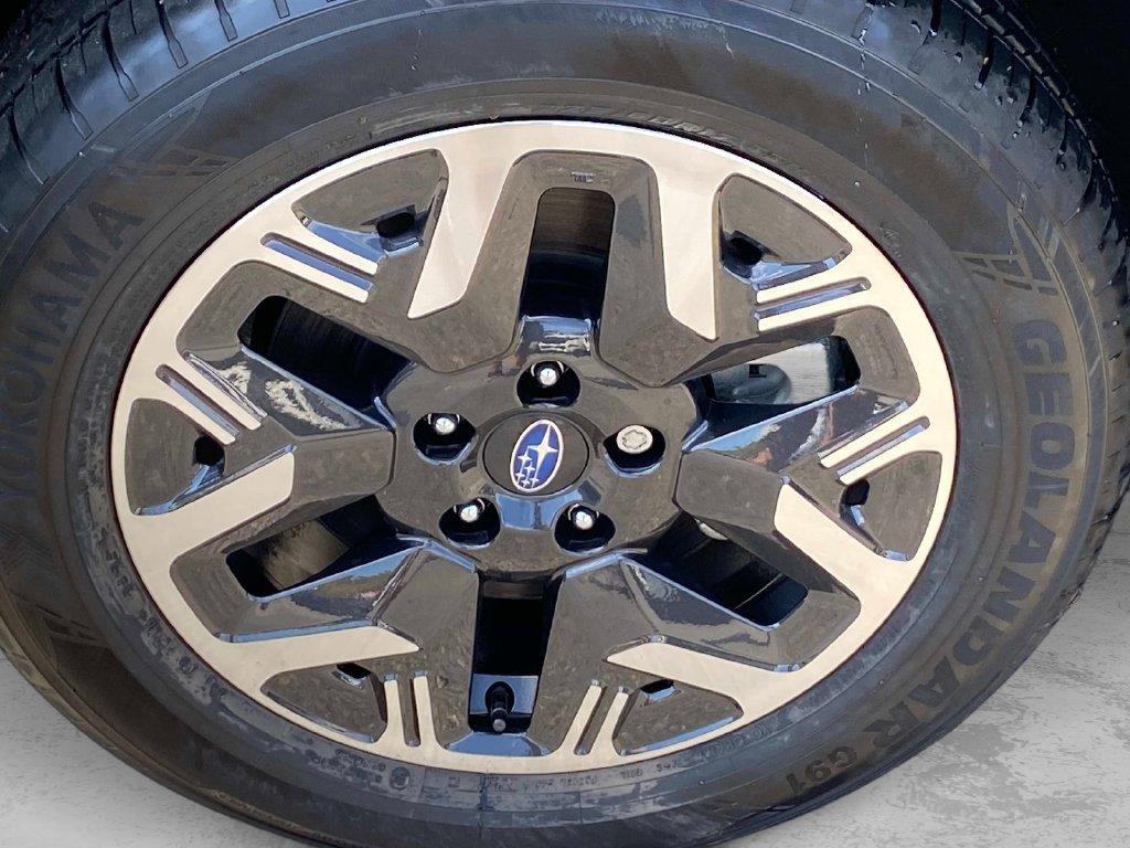 Used 2025 Gray Subaru Base image 27