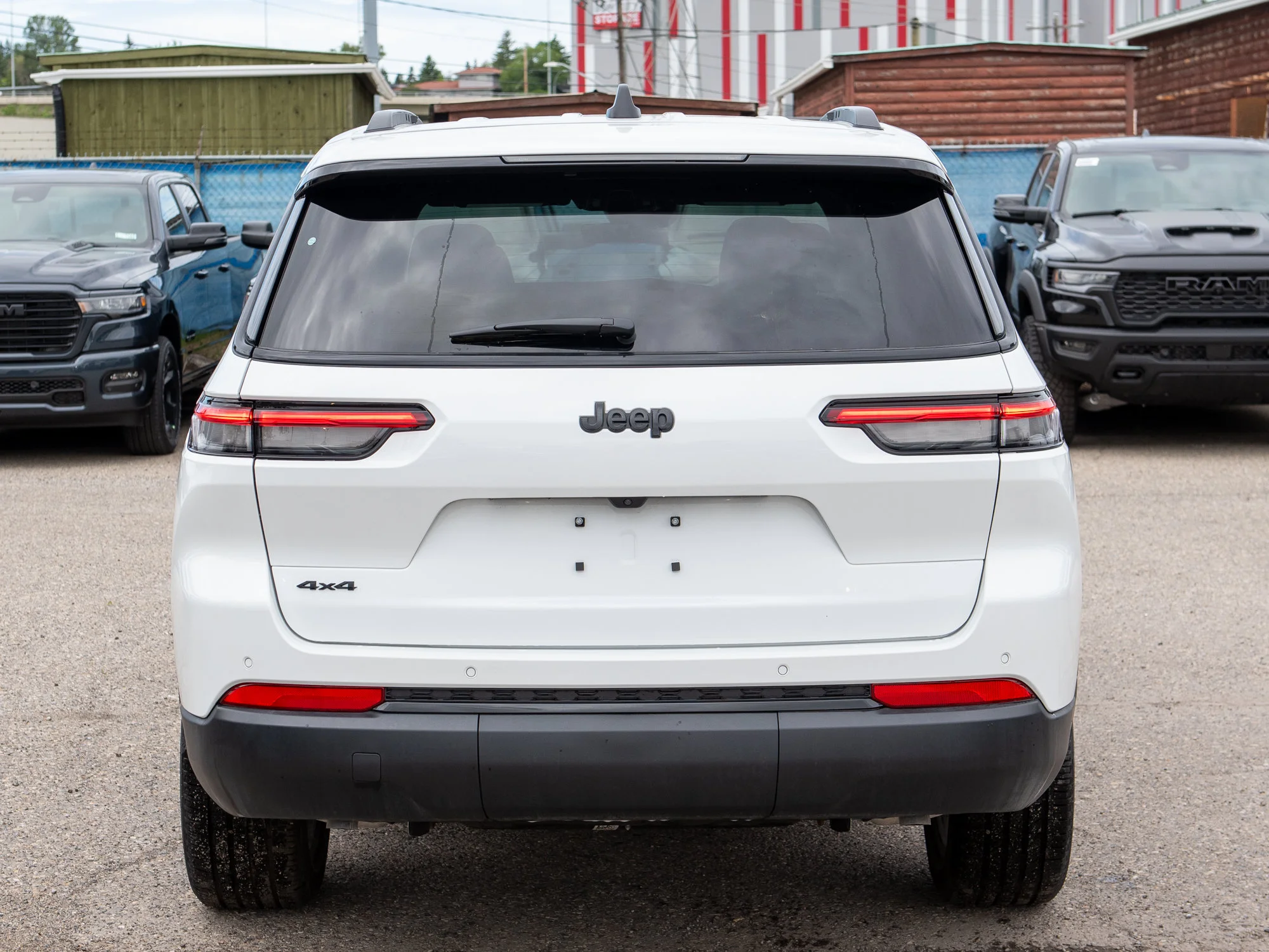 New 2025 White Jeep Altitude* image 4