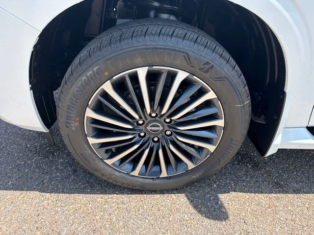 New 2026 Everest White TriCoat / Super Black Two-tone Nissan Platinum Reserve image 22