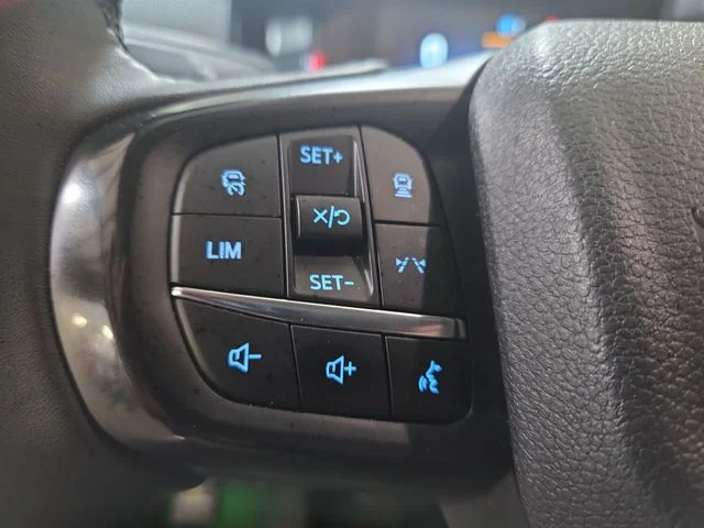 Used 2025 Red Ford XLT image 29
