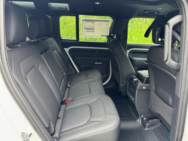 New 2026 Fuji White Land Rover X-Dynamic SE image 17