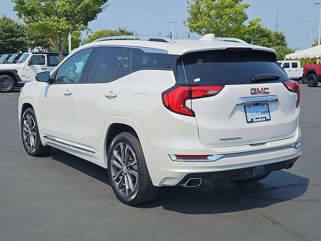 Used 2020 White Frost Tricoat GMC Denali image 4