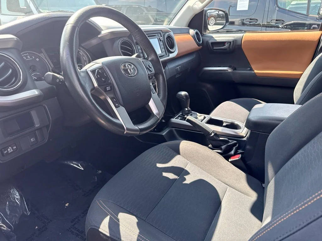 Used 2019 Black Toyota SR5 image 3