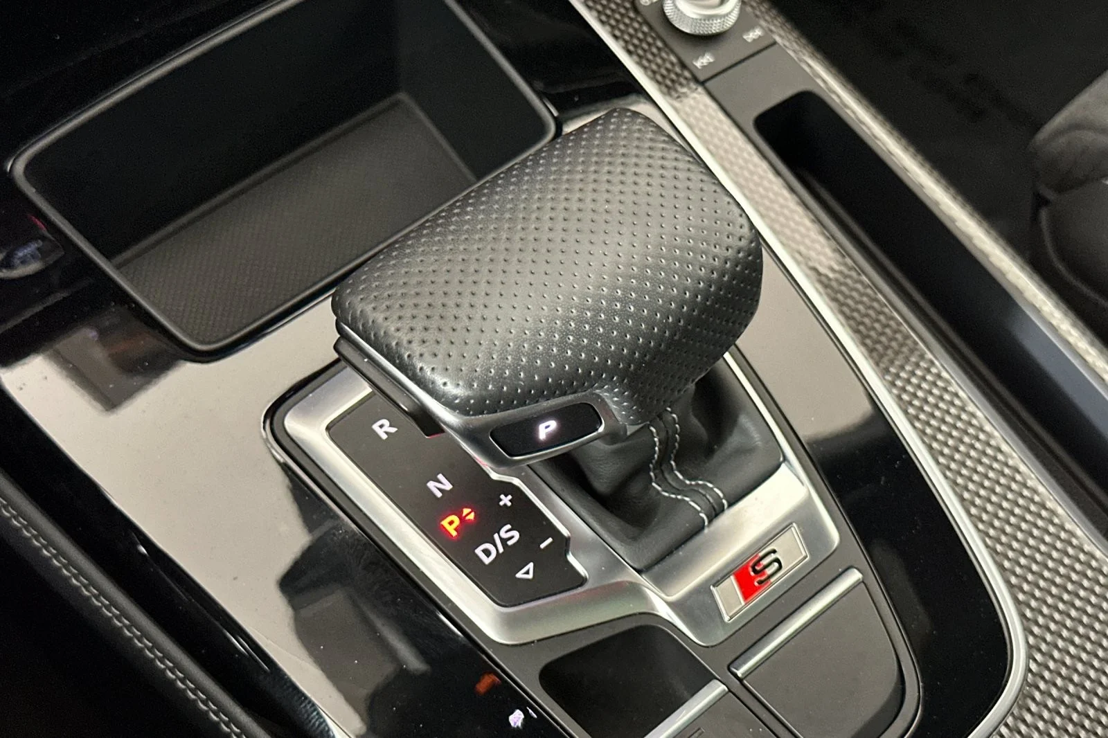 Used 2022 Daytona Gray Pearl Effect Audi Premium Plus 3.0 TFSI quattro image 21