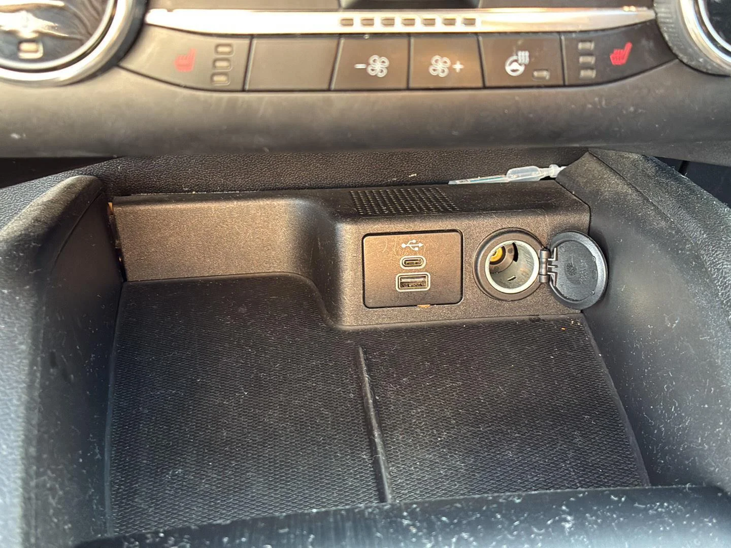Used 2024 Agate Black Ford Active image 16