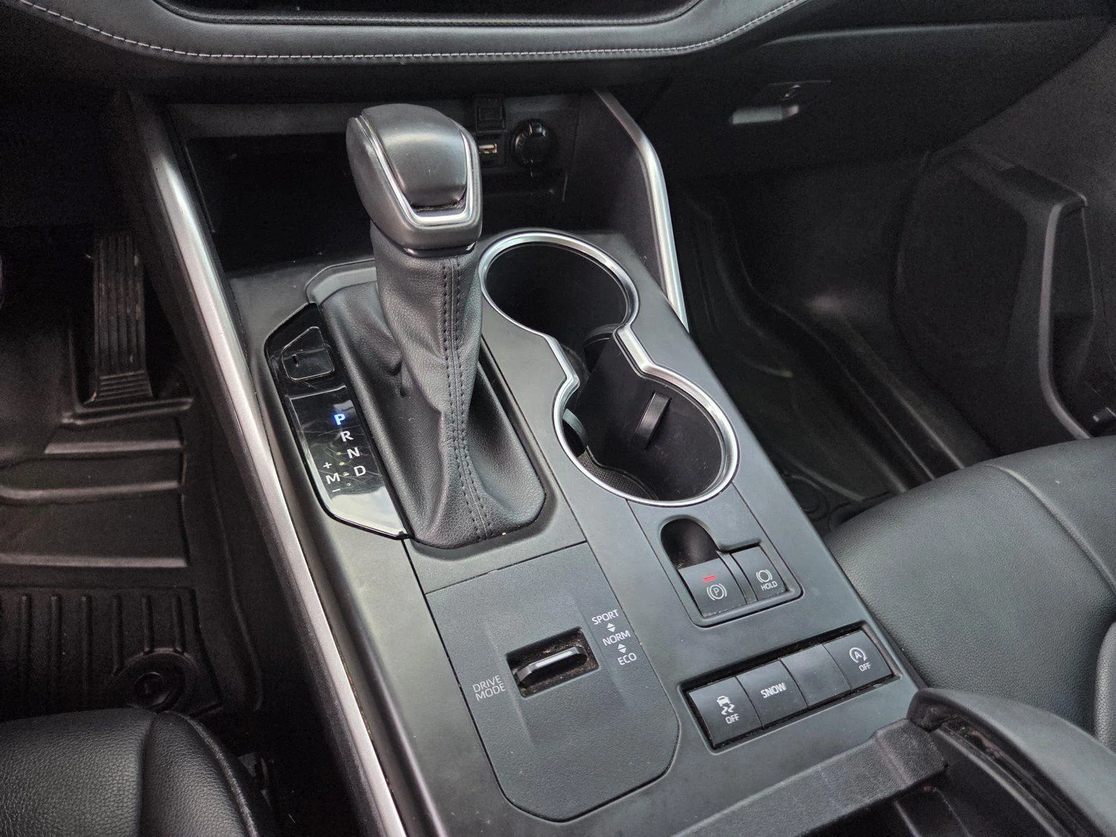 Used 2021 Midnight Black Metallic Toyota XLE image 13