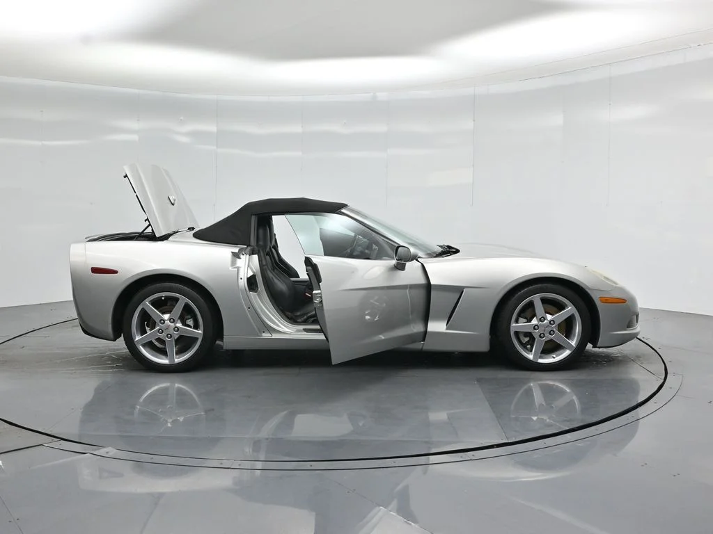 Used 2005 Silver Chevrolet Base image 4
