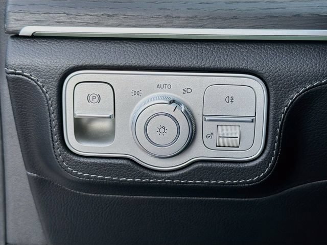 Used 2025 MANUFAKTUR Alpine Gray Mercedes-Benz AMG® GLE 53 image 35