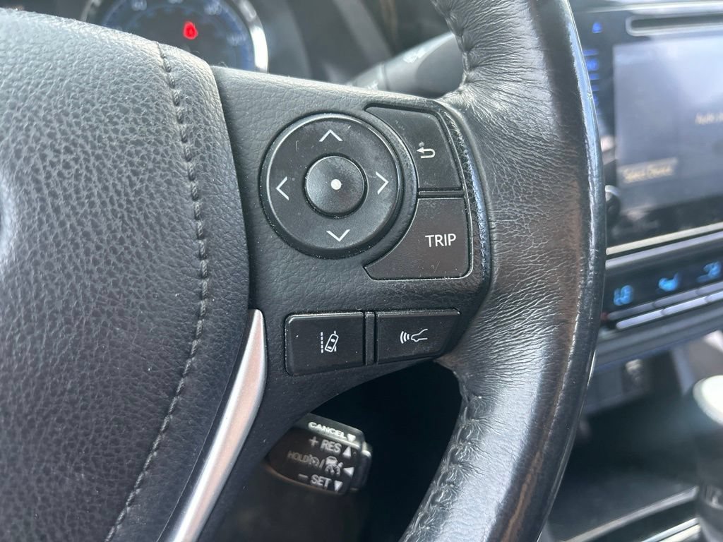 Used 2017 Barcelona Red Metallic Toyota SE image 24