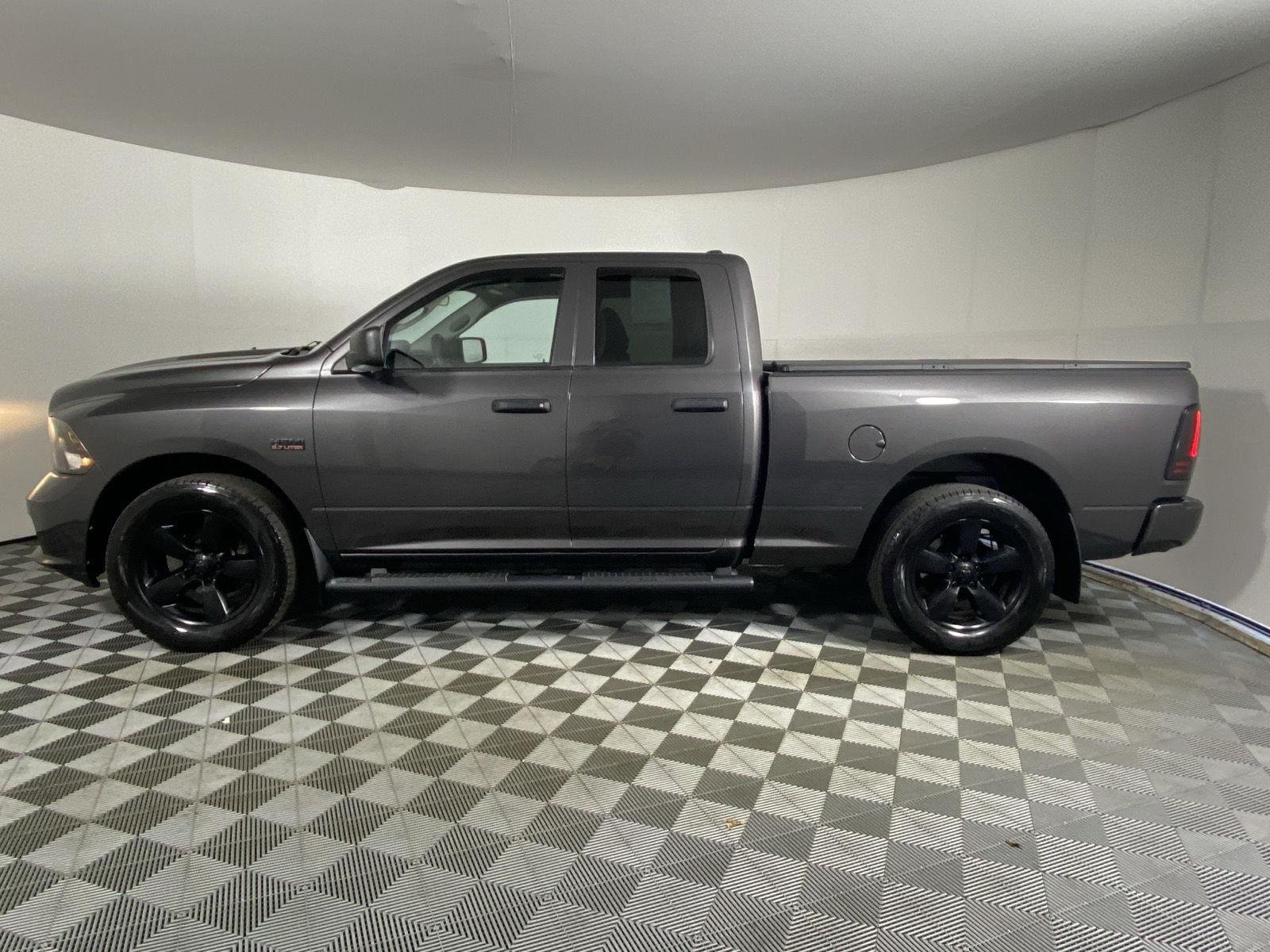Used 2019 Granite Crystal Metallic Clearcoat Ram Express image 10