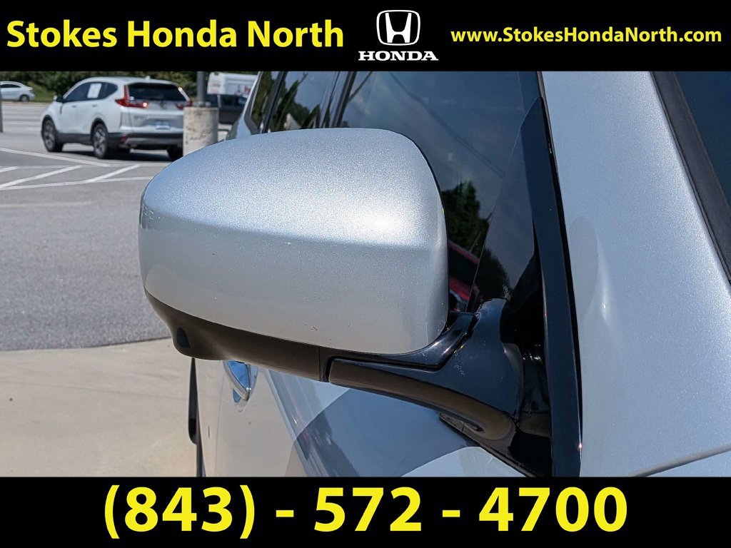 Used 2015 Silver Nissan SL image 17