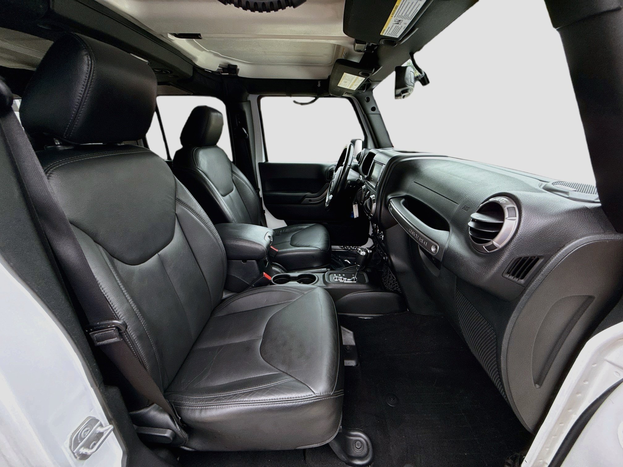 Used 2018 Bright White Clearcoat Jeep Altitude image 25