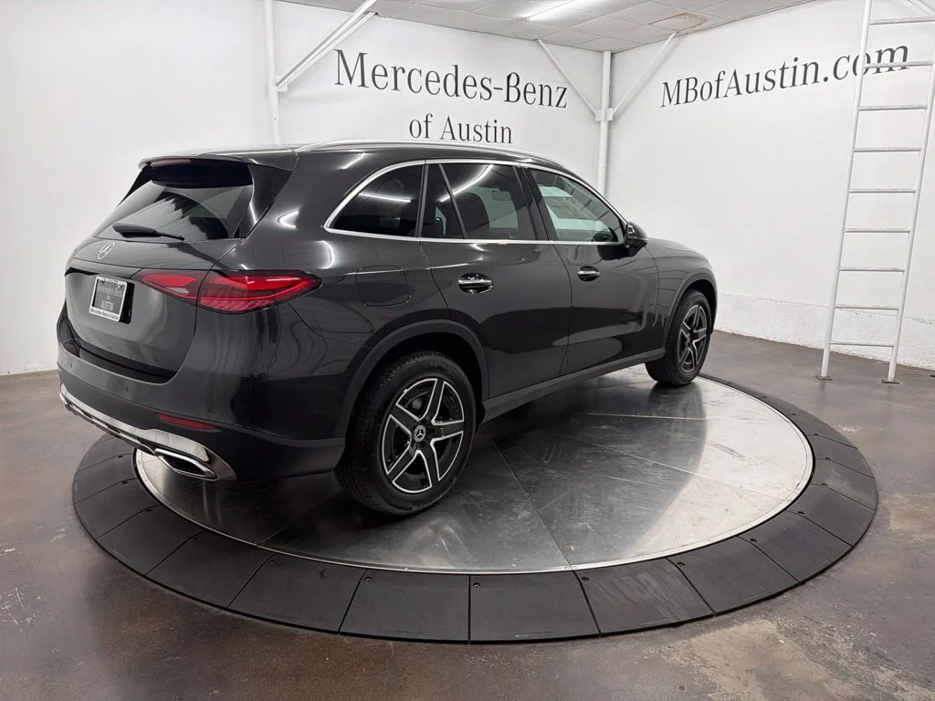 New 2027 Gray Mercedes-Benz GLC 300 image 7
