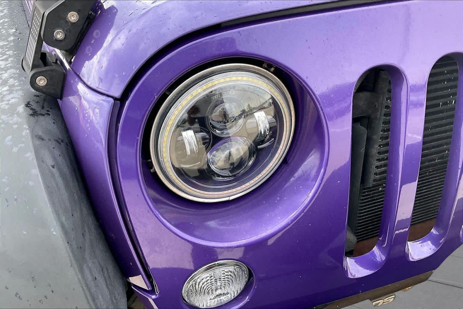 Used 2018 Xtreme Purple Pearlcoat Jeep Sport S image 25