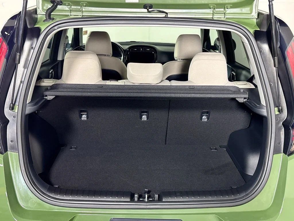 Used 2023 Green Kia EX image 22