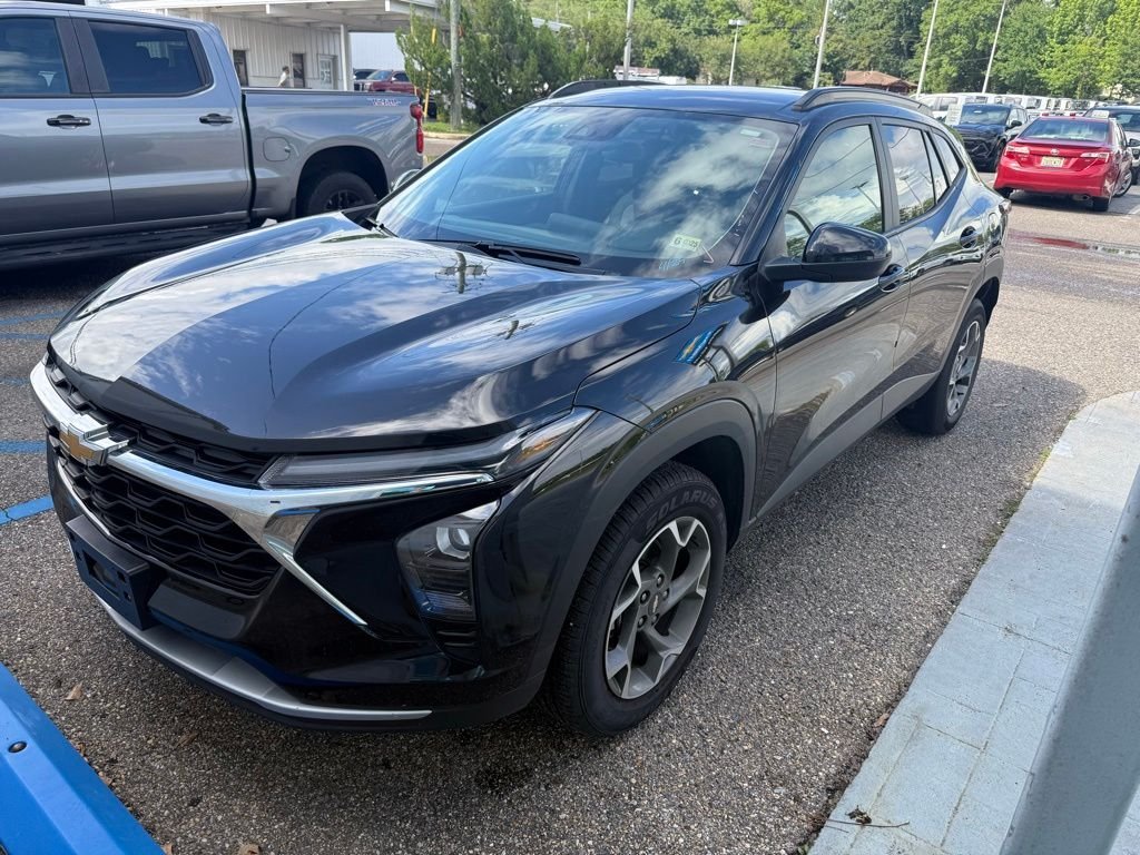 2024 Chevrolet Trax LT's photo
