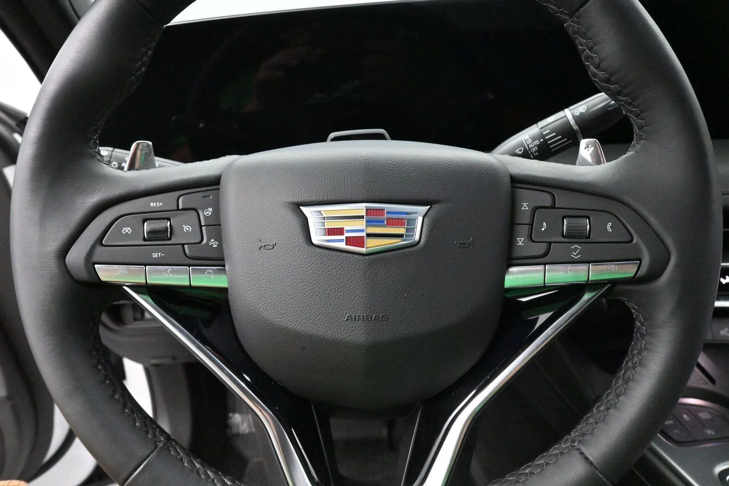 Used 2025 Crystal White Tricoat Cadillac Premium Luxury image 17