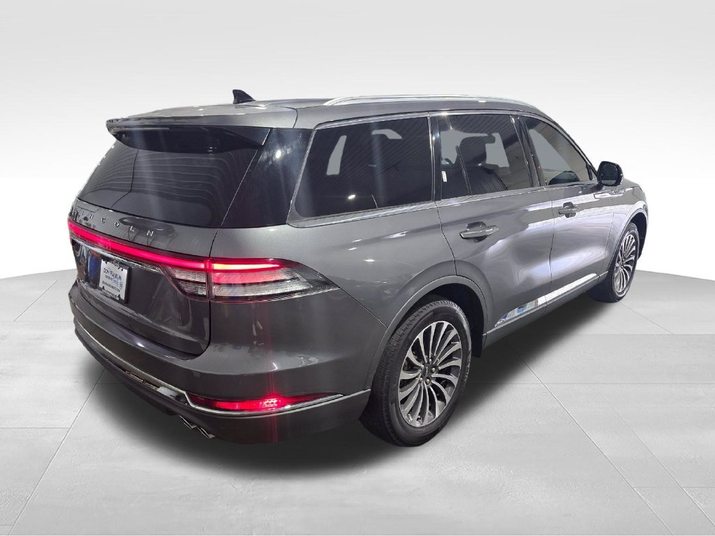 Used 2022 Gray Lincoln Reserve image 5
