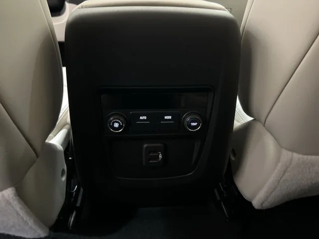 Used 2024 Red Buick Essence image 19