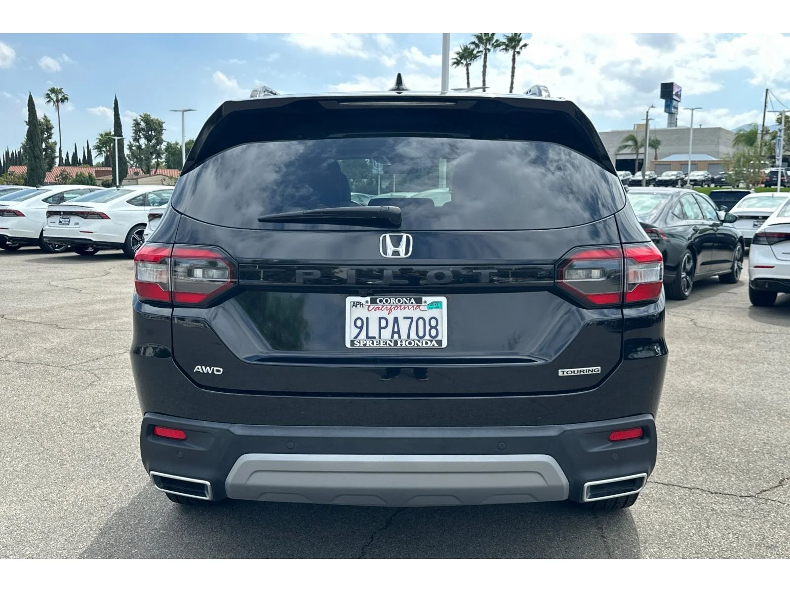 Used 2024 Crystal Black Pearl Honda Touring image 4