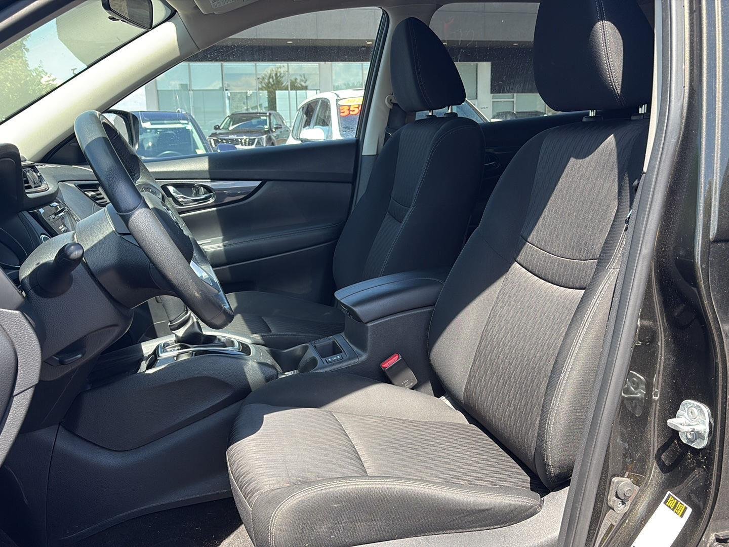 Used 2017 Midnight Jade Nissan SV image 6