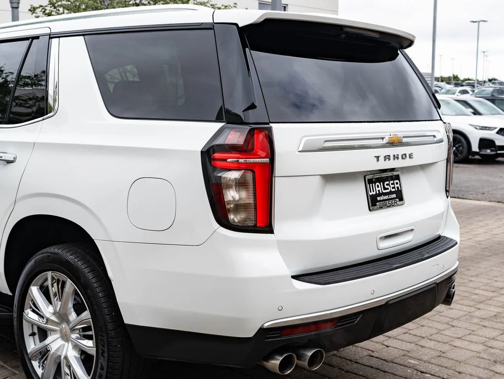 Used 2021 Summit White Chevrolet High Country image 18