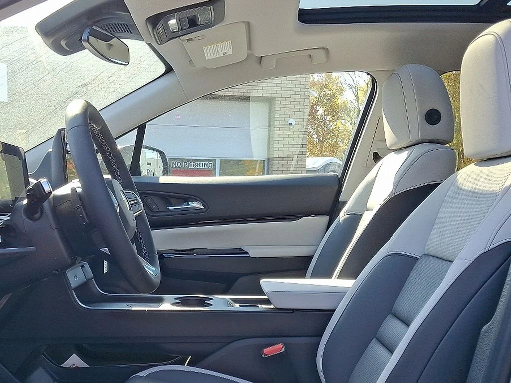 New 2026 Silver Honda Touring image 9