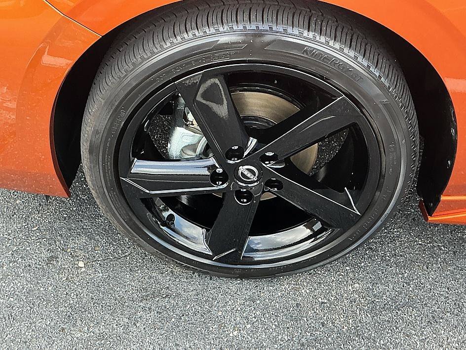 Used 2025 Monarch Orange Metallic/Super Black Nissan SR image 7