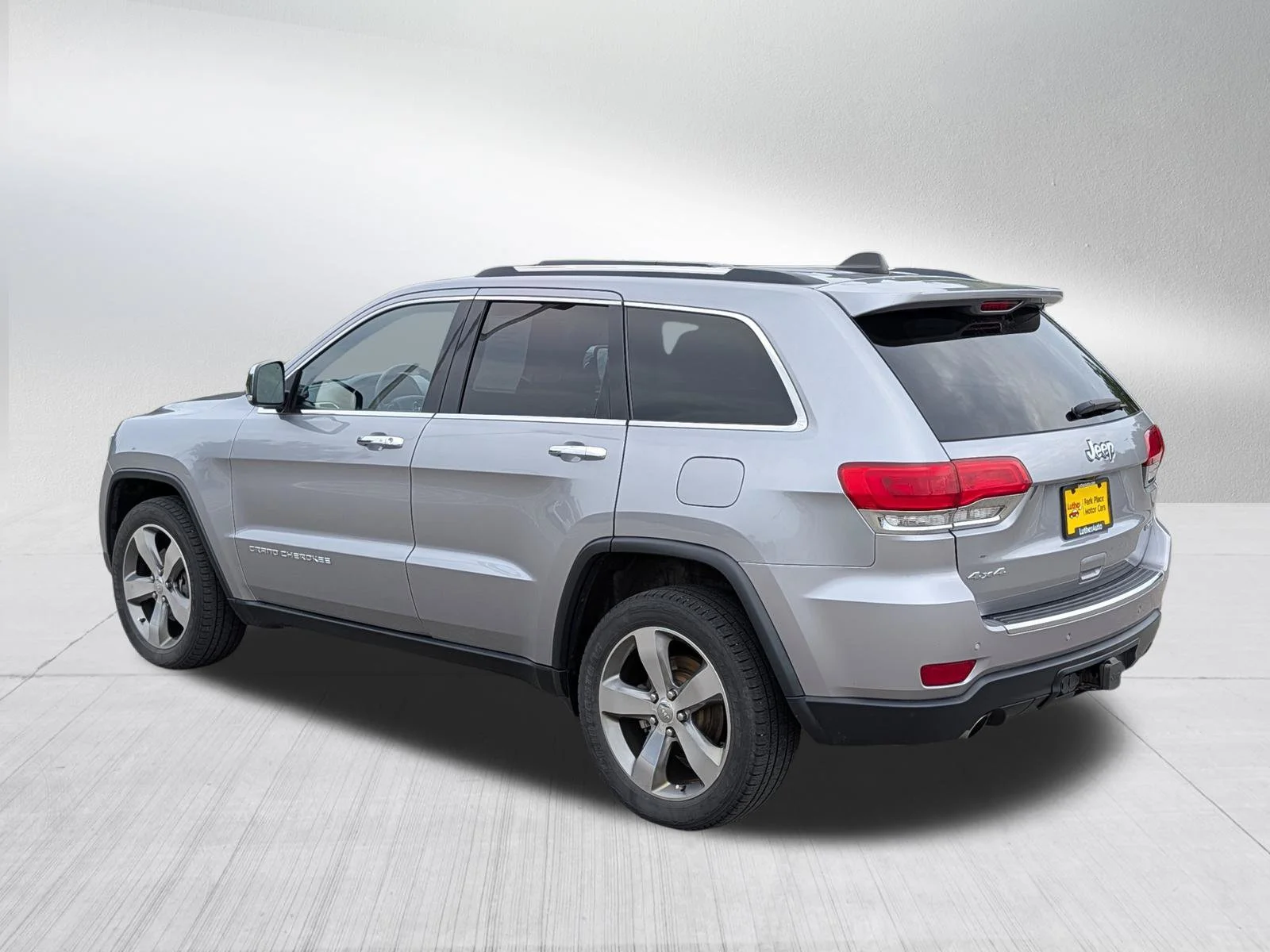 Used 2014 Billet Silver Metallic Clearcoat Jeep Limited image 5
