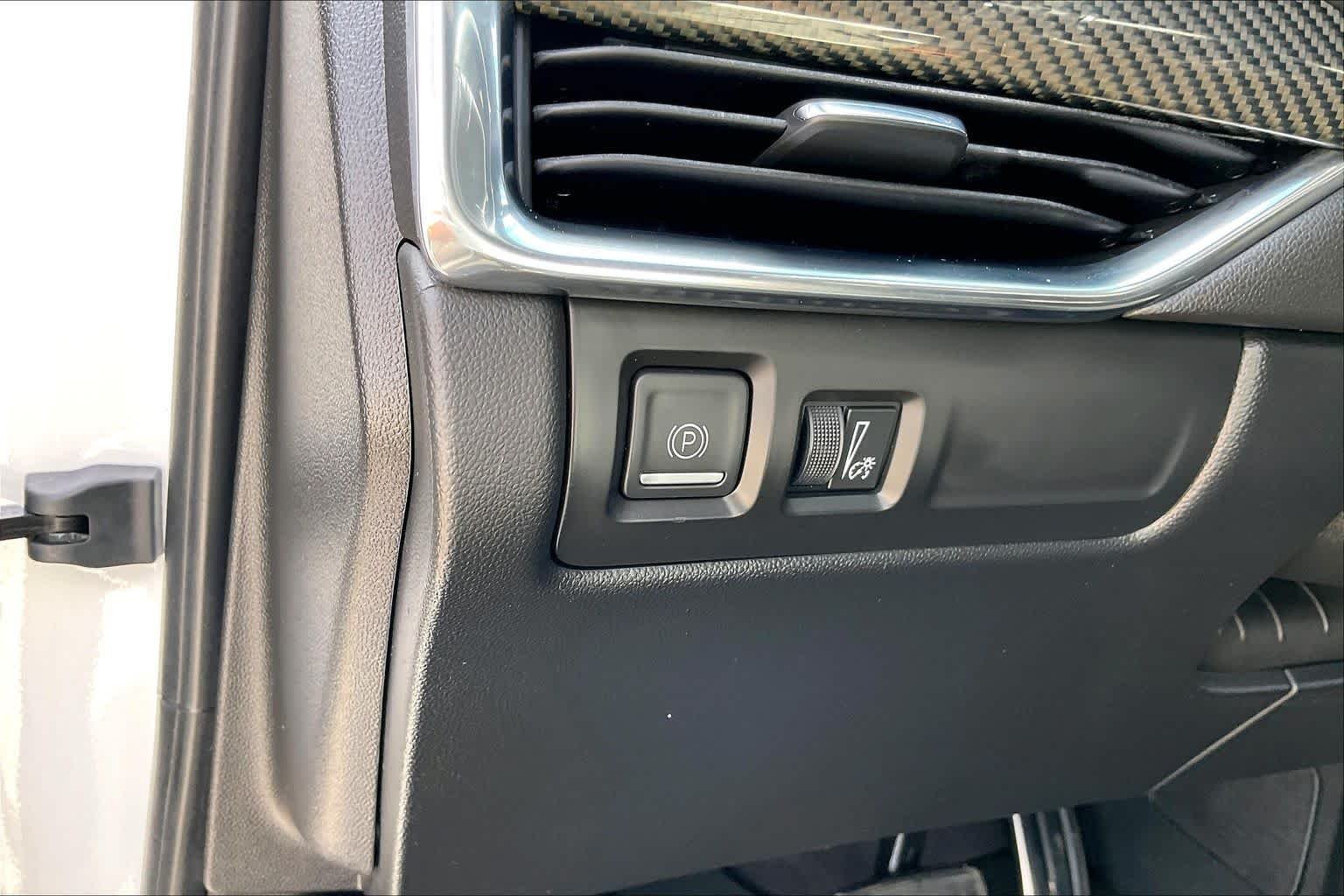 Used 2019 CRYSTAL WHITE TRICOAT Cadillac FWD Sport image 12