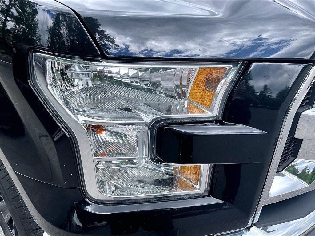 Used 2015 Tuxedo Black Metallic Ford XLT image 33