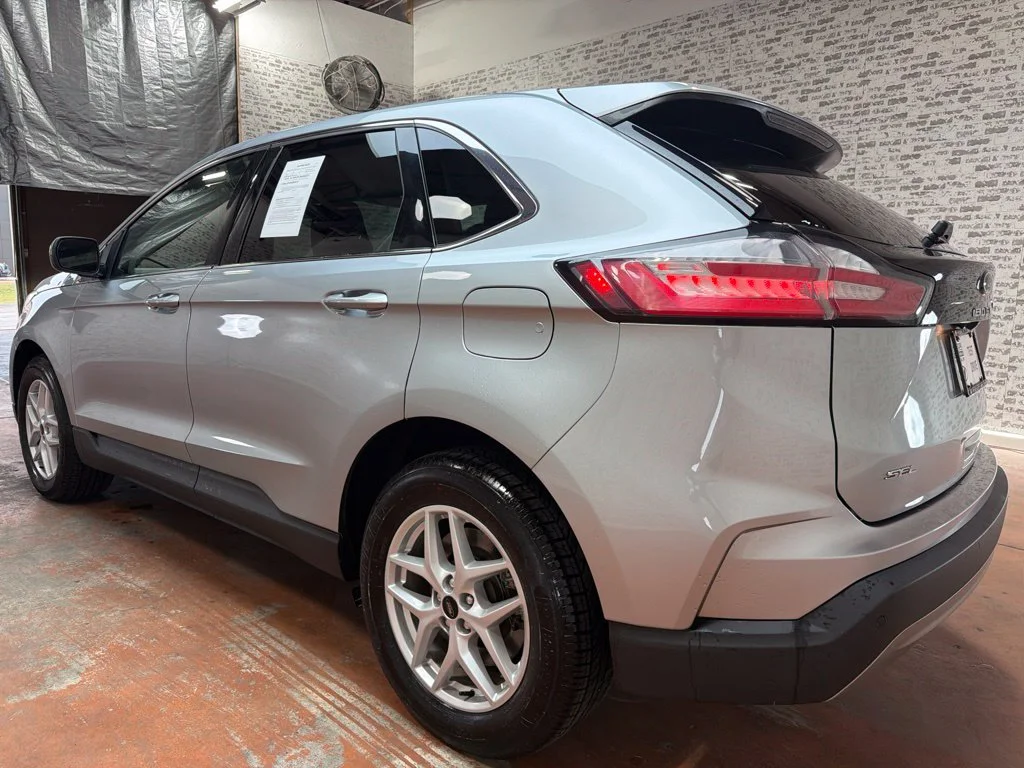 Used 2024 Silver Metallic Ford SEL image 5