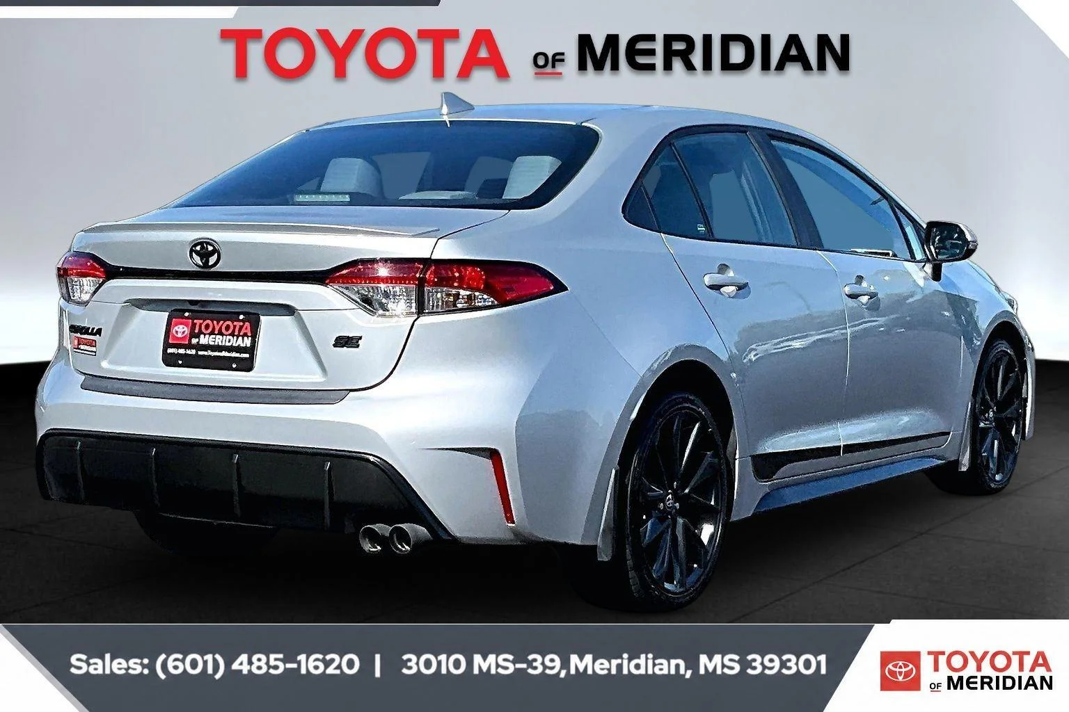 Used 2025 Classic Silver Metallic Toyota SE image 11