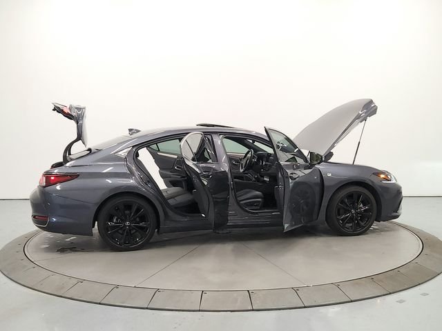 Used 2024 Gray Lexus 300h F SPORT Handling image 15