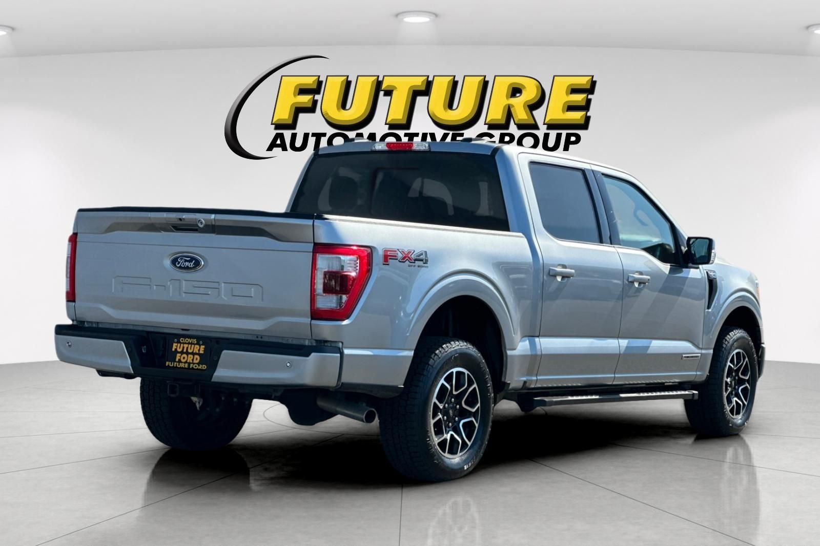 Used 2022 Silver Ford Lariat image 3