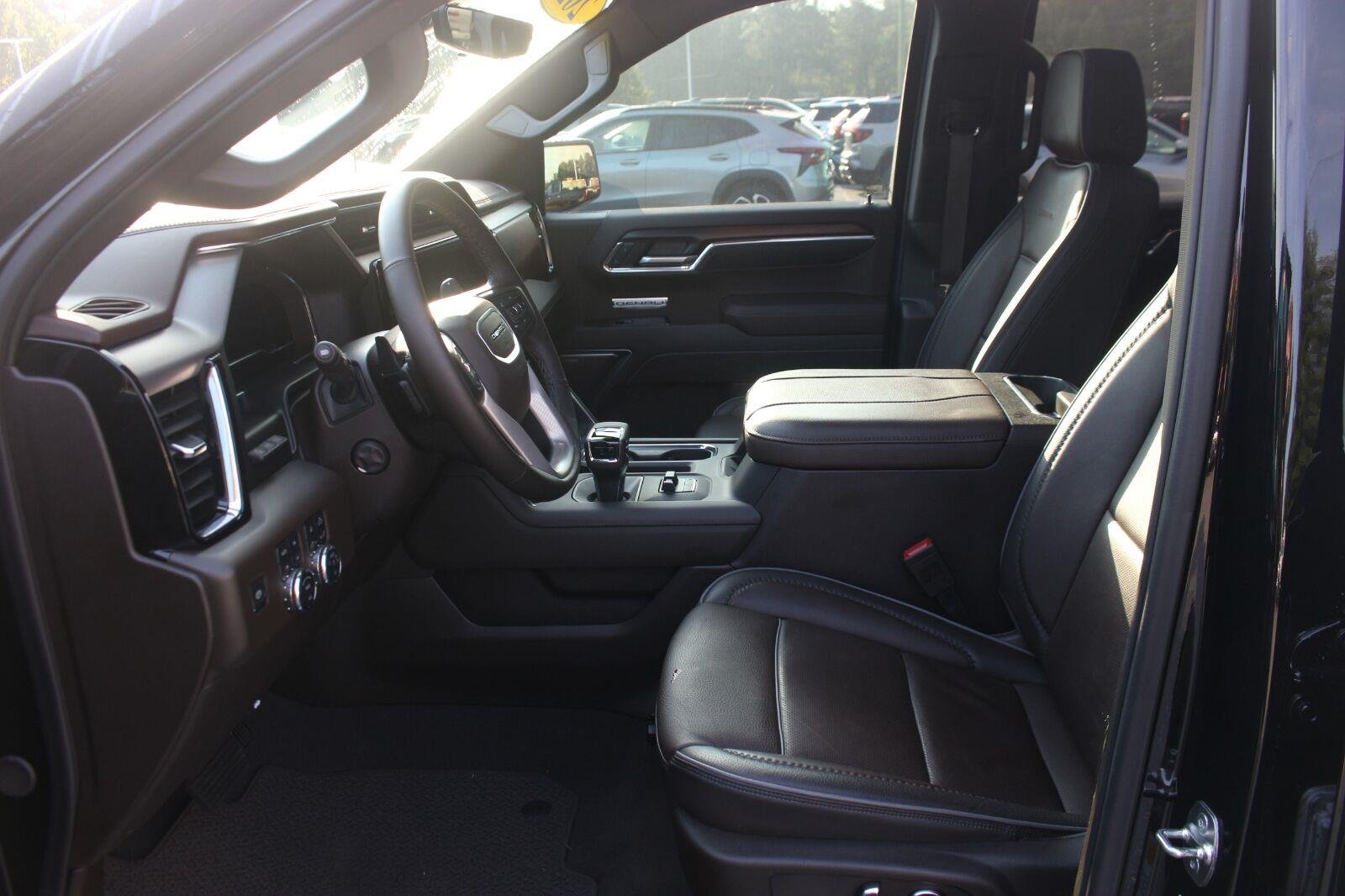 Used 2025 Onyx Black GMC Denali image 14