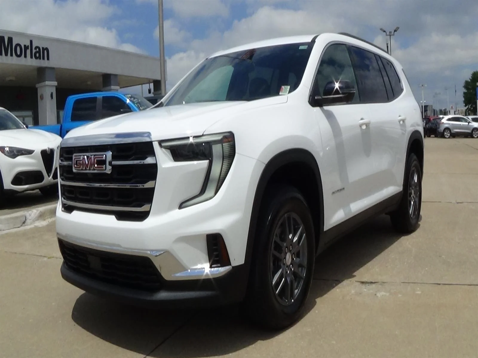 Used 2025 Summit White (gaz) GMC Elevation image 2
