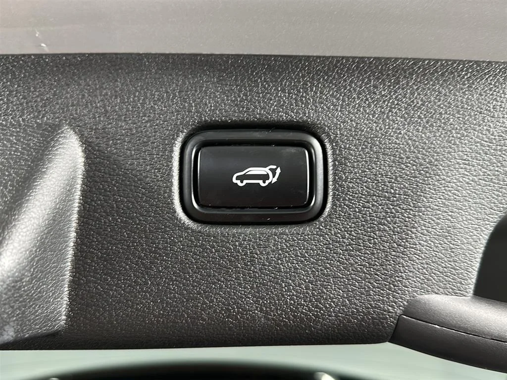Used 2024 Wolf Gray Kia X-Line image 25